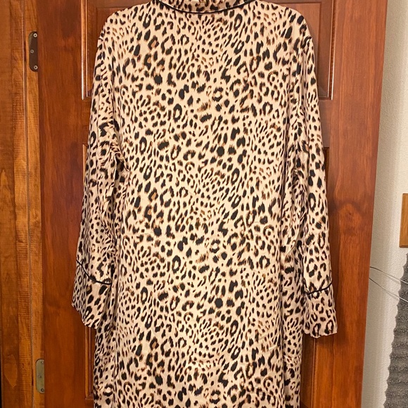 VICTORIA SECRET BUTTON UP LONG SLEEVE SLEEP SHIRT - Picture 2 of 15